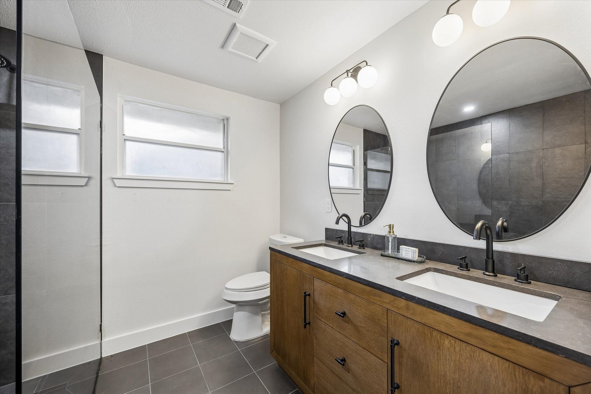 10618 Wickersham Lane, Houston, TX 77042 10618 Wickersham Lane, Houston, TX 77042