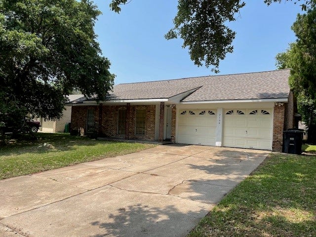 Property photo for 7106 Pella Dr, Houston, TX