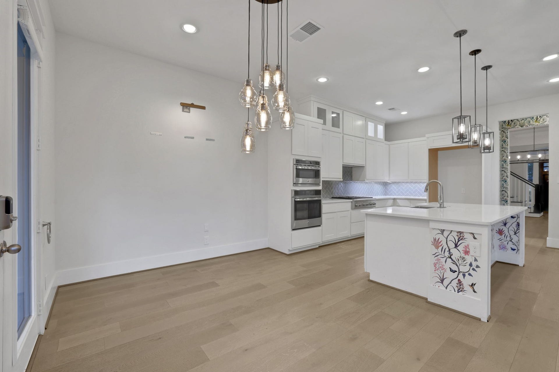 8558 Ridgepoint Drive, Houston, TX 77055 Clear sightlines show the kitchen's connection to the rest of the home.