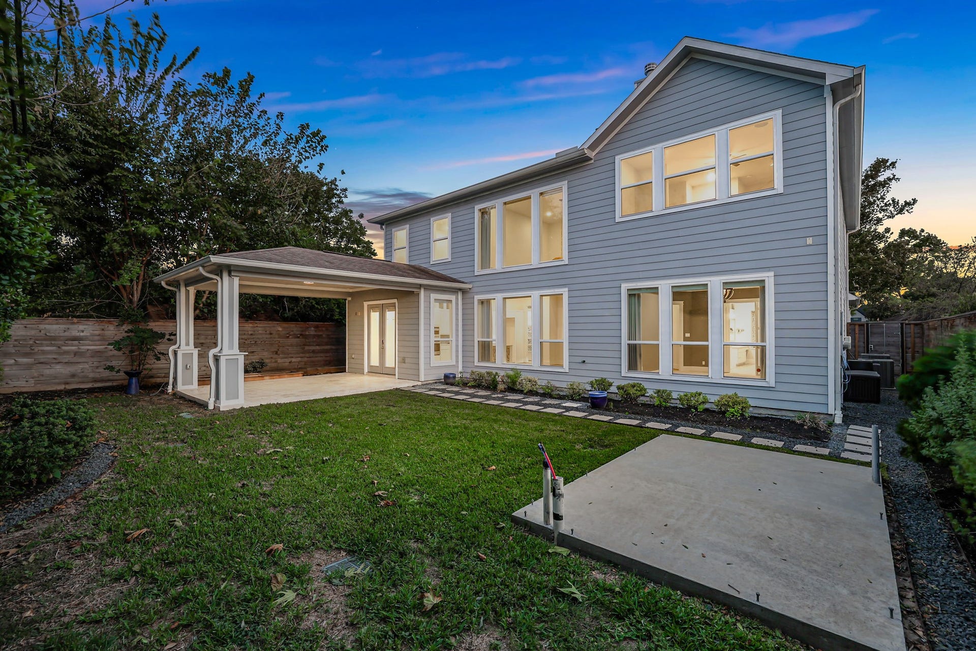 8558 Ridgepoint Drive, Houston, TX 77055 A full view of the home and its landscaping.