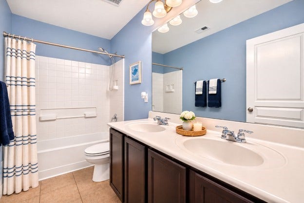 Upstairs bath with dual sinks