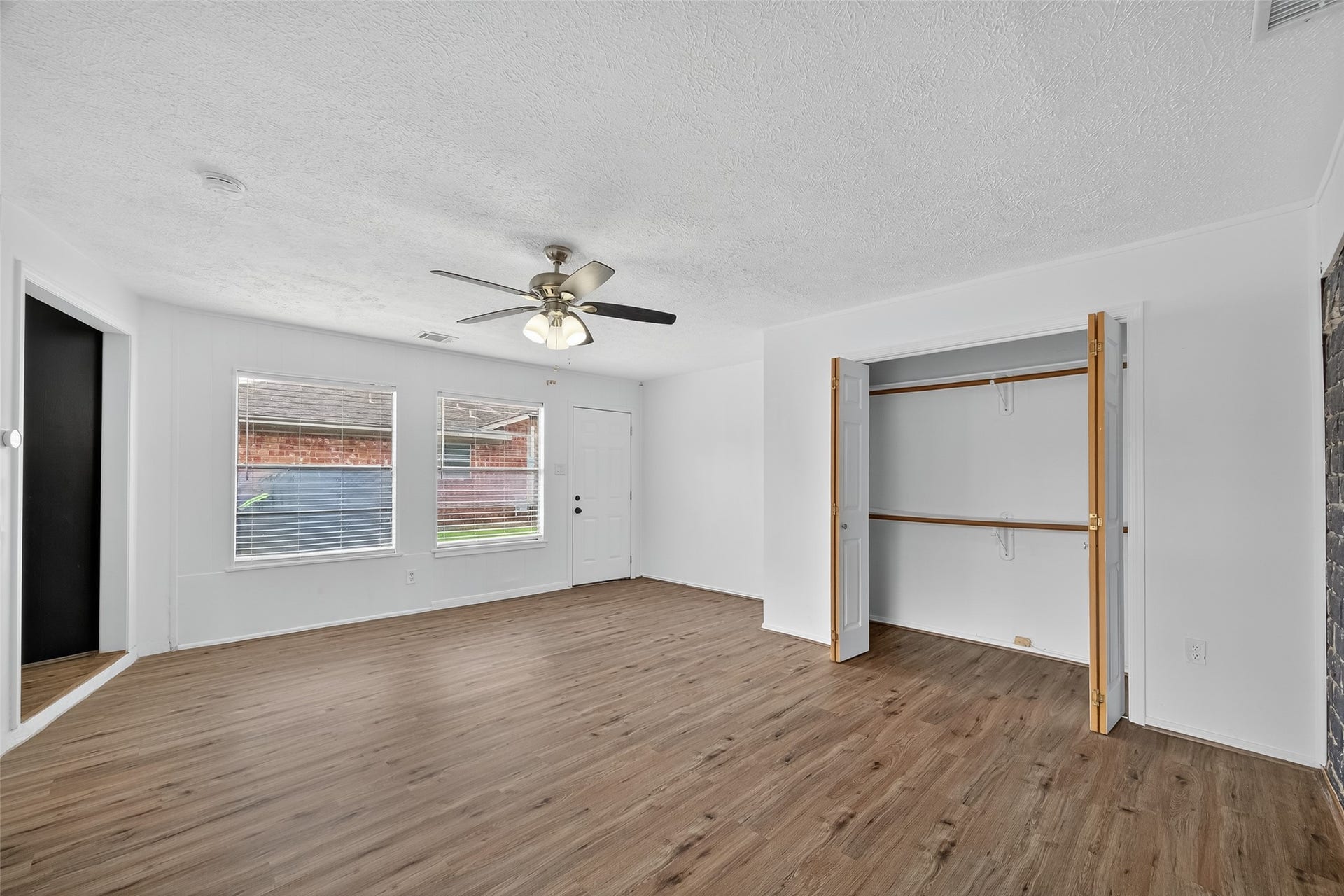 9858 Sageaspen Lane, Houston, TX 77089