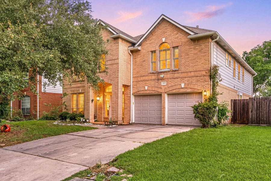 Property photo for 16438 Beewood Glen Drive, Sugar Land, TX
