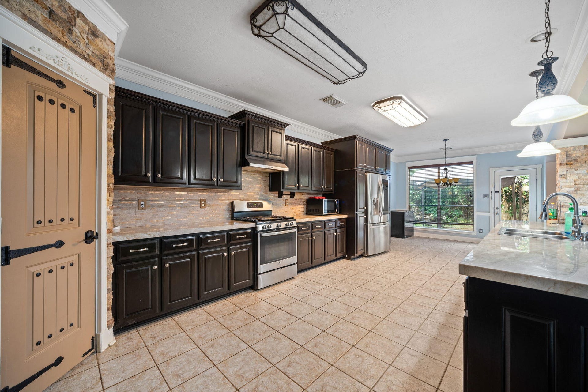 16438 Beewood Glen Drive, Sugar Land, TX 77498