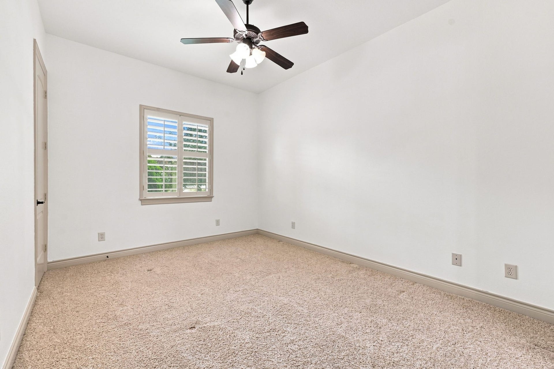 5411 Woodbury Street, Fulshear, TX 77441 Another generously sized Secondary Bedroom features direct access to the Full Bathroom, shown in the previous photos. The thoughtful layout provides added privacy and convenience.