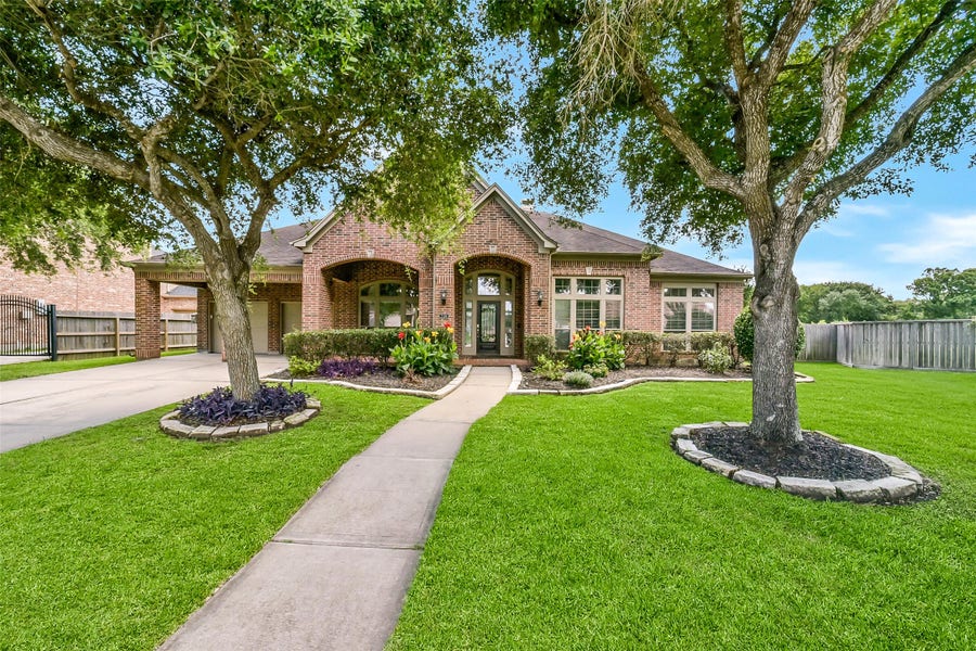 Property photo for 3104 Richard Lane, Friendswood, TX