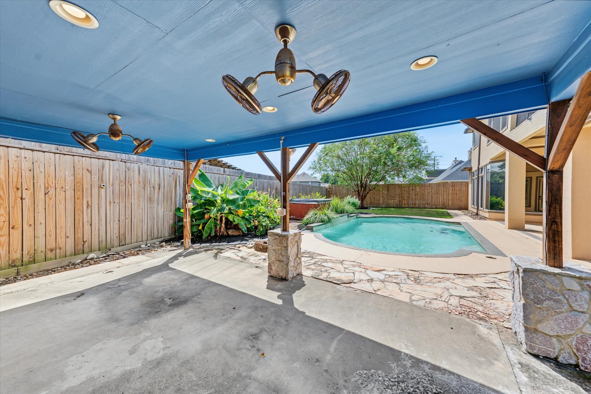15818 Conners Ace Drive, Spring, TX 77379