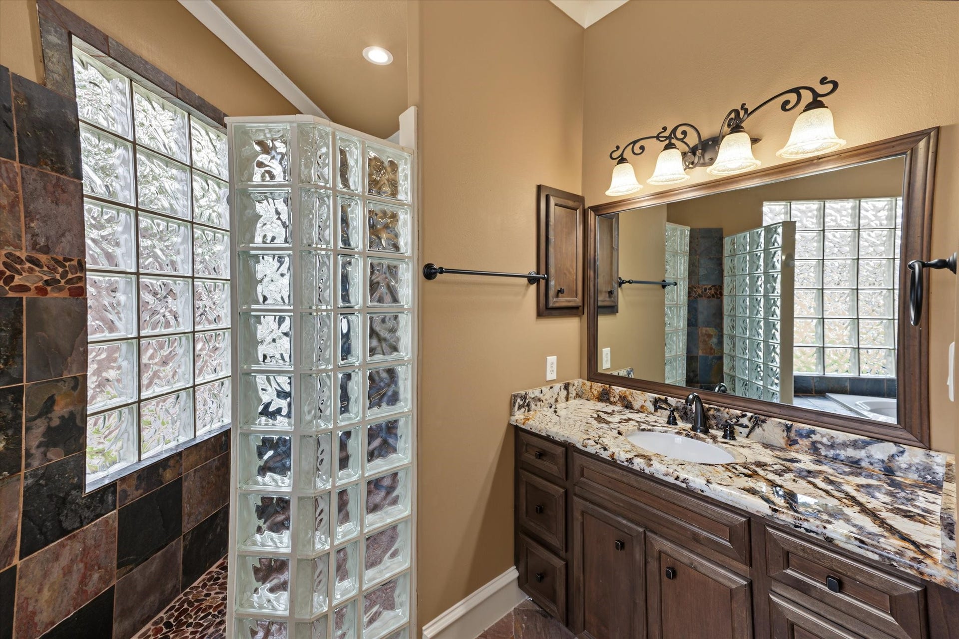 15818 Conners Ace Drive, Spring, TX 77379