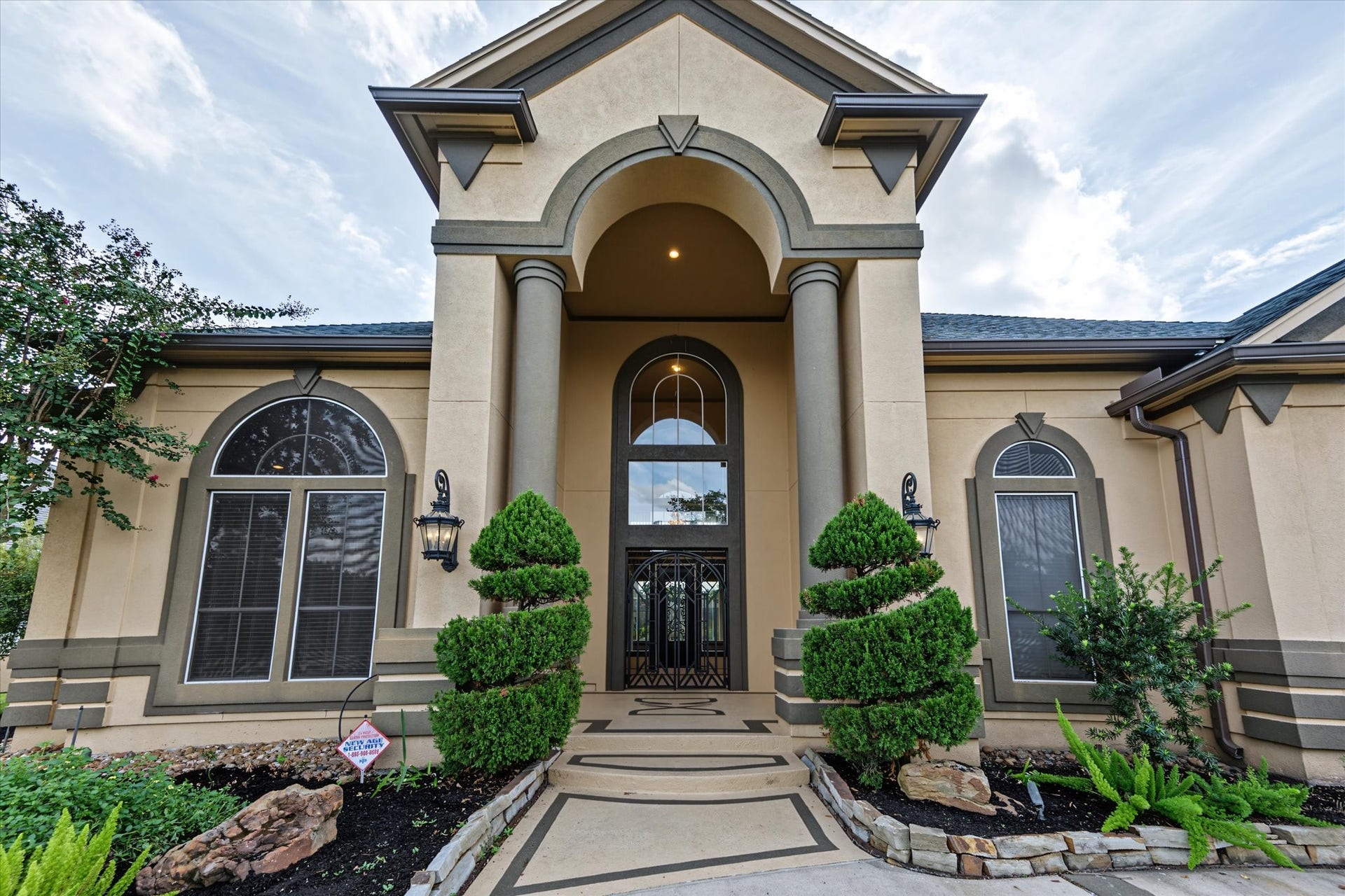 15818 Conners Ace Drive, Spring, TX 77379