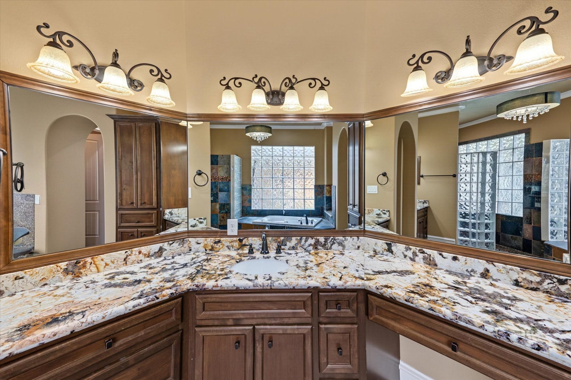 15818 Conners Ace Drive, Spring, TX 77379