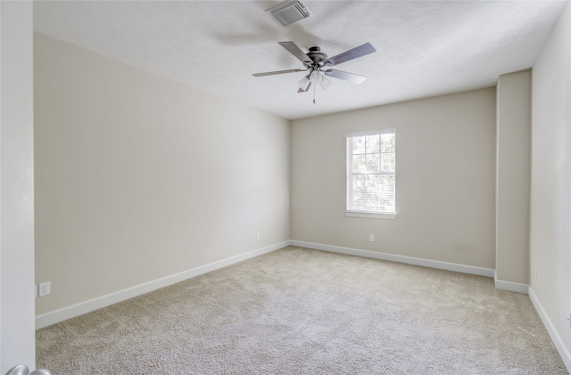 70 S Almondell Circle, The Woodlands, TX 77354 70 S Almondell Circle, The Woodlands, TX 77354