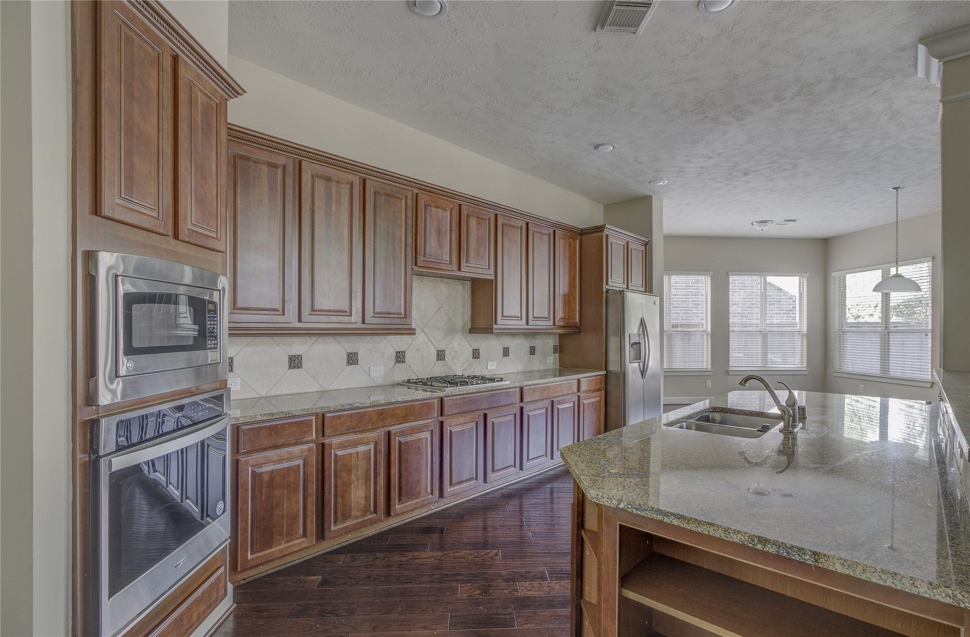 70 S Almondell Circle, The Woodlands, TX 77354 70 S Almondell Circle, The Woodlands, TX 77354