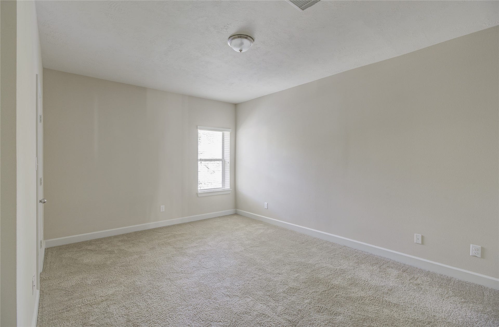70 S Almondell Circle, The Woodlands, TX 77354 70 S Almondell Circle, The Woodlands, TX 77354