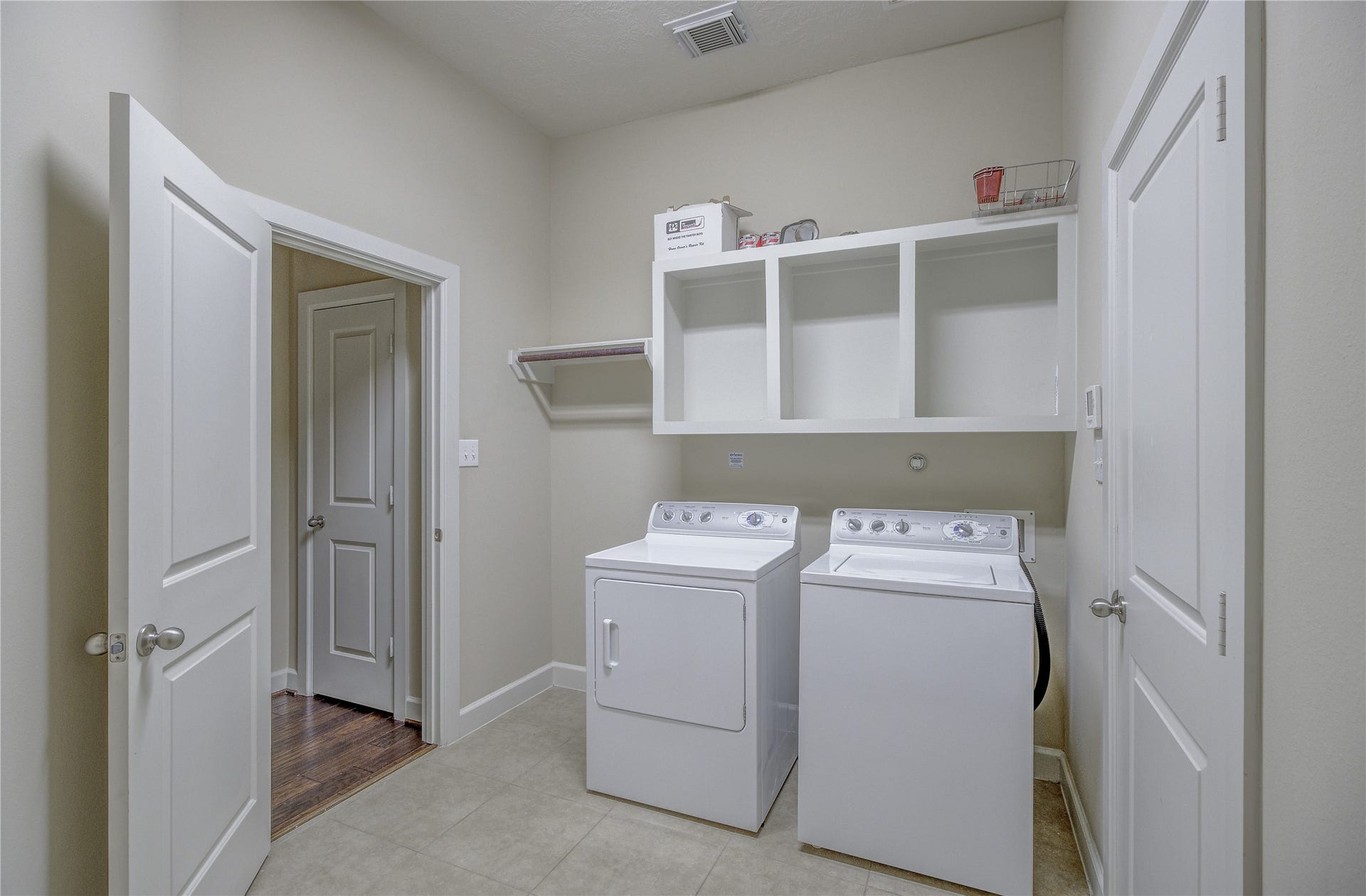 70 S Almondell Circle, The Woodlands, TX 77354 70 S Almondell Circle, The Woodlands, TX 77354