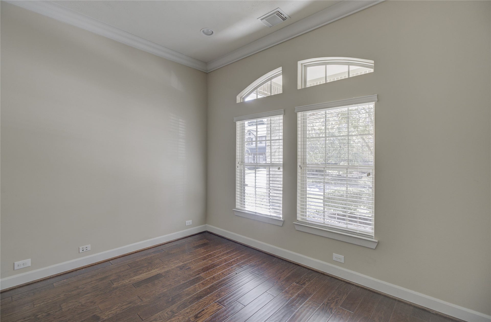 70 S Almondell Circle, The Woodlands, TX 77354 70 S Almondell Circle, The Woodlands, TX 77354