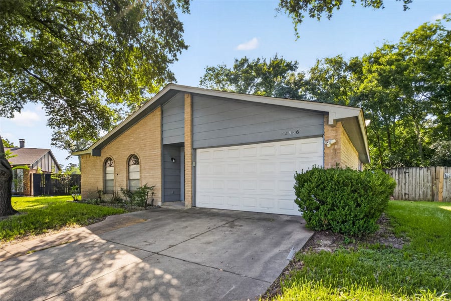 Property photo for 22926 Millgate Drive, Spring, TX