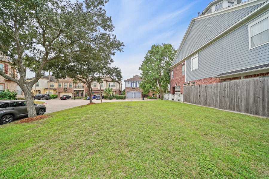 Property photo for 1306 Oceanside Lane, League City, TX