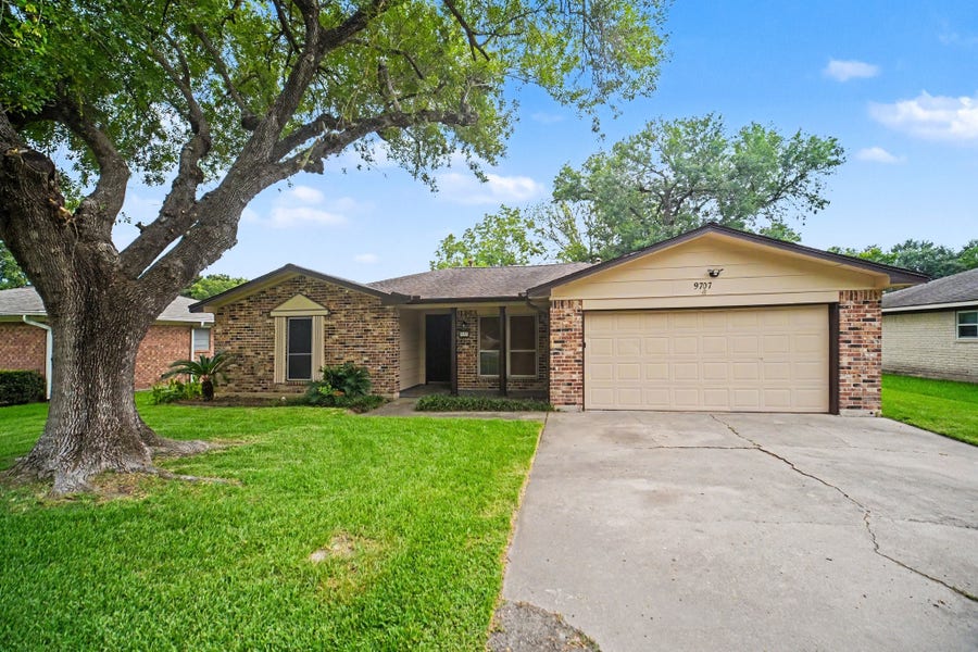 Property photo for 9707 Mackworth Drive, Stafford, TX