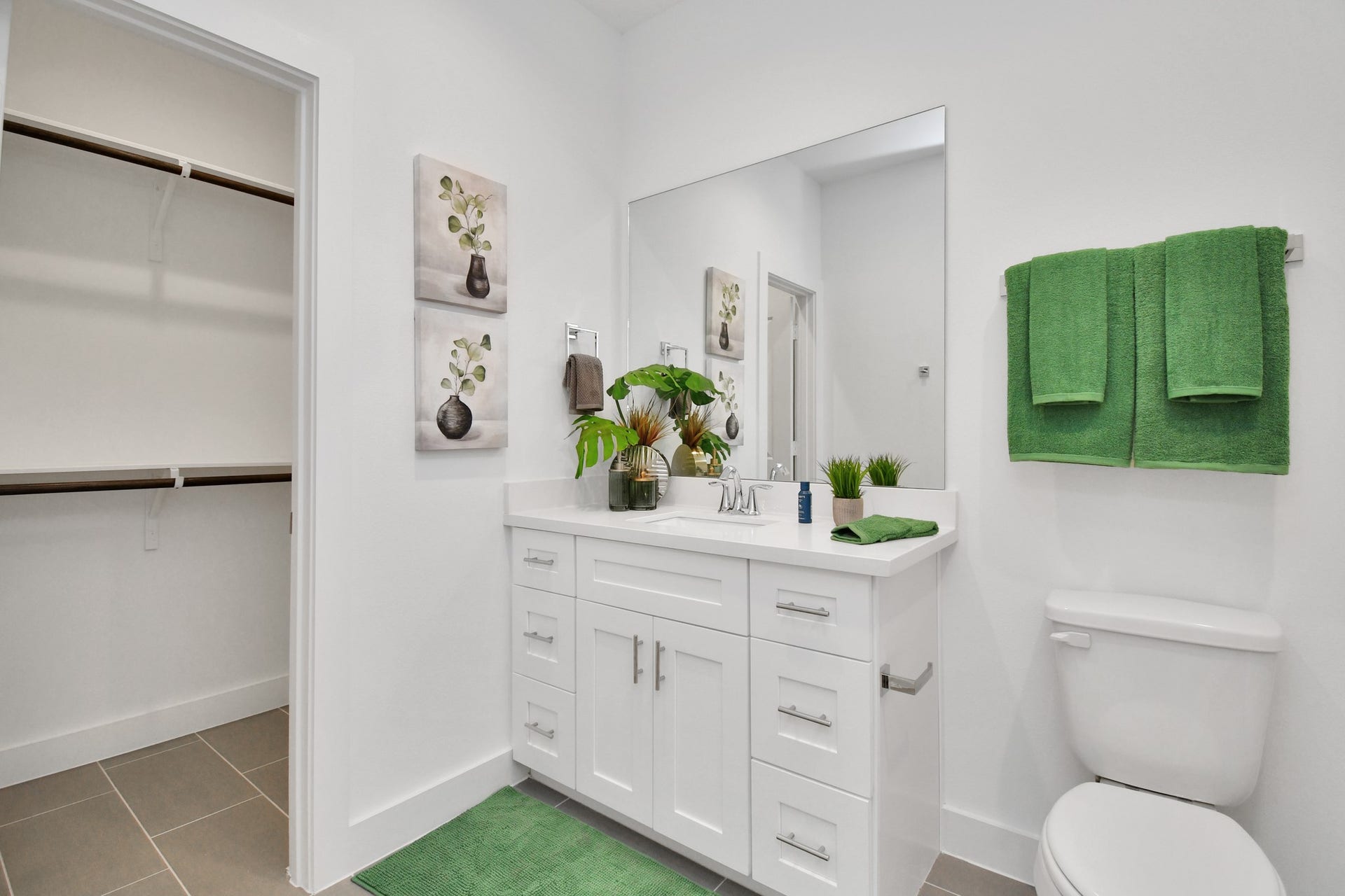 2005 Laverne Hollow Lane, #A, Houston, TX 77080 Full bathroom #2