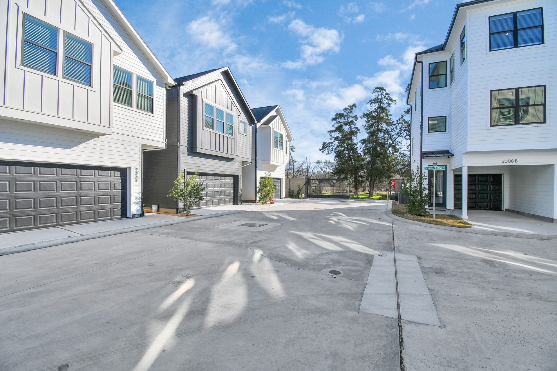 2005 Laverne Hollow Lane, #A, Houston, TX 77080 Gated Community