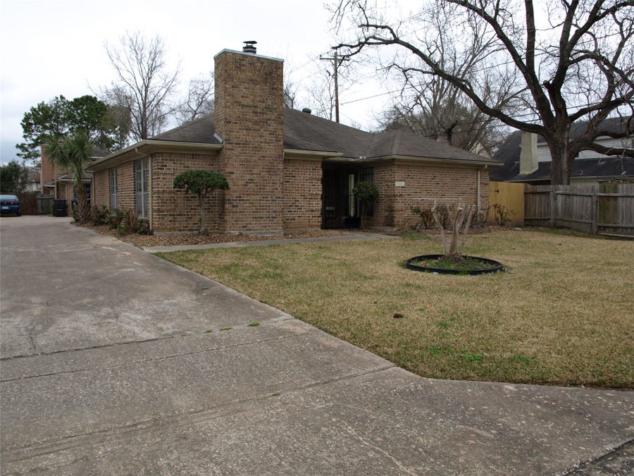 Property photo for 10806 Lynbrook Drive, #b, Houston, TX