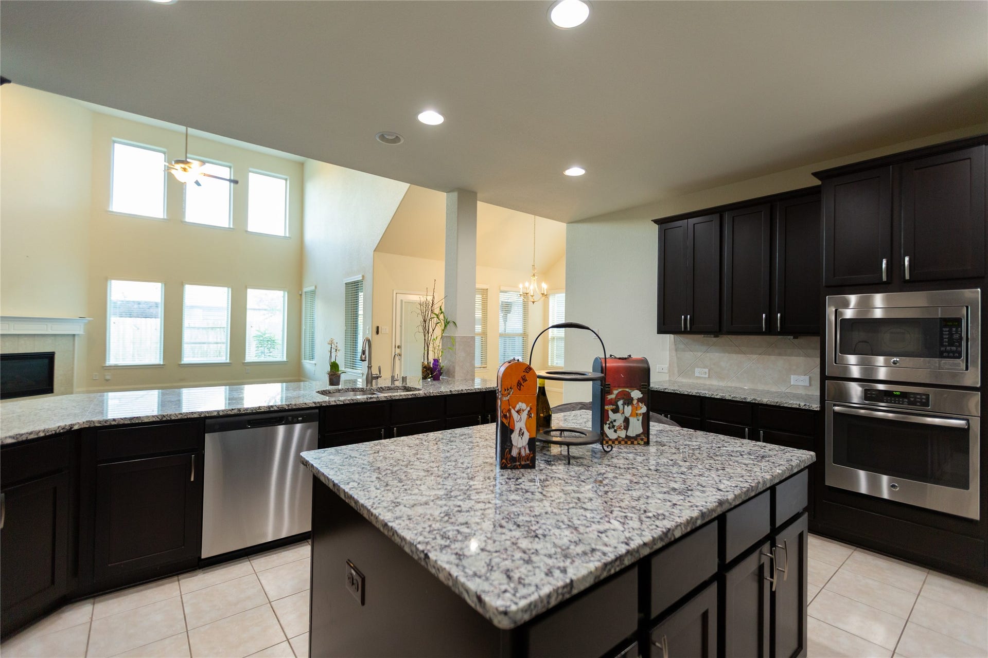 21014 Brunson Falls Drive, Richmond, TX 77407 Large island counter space