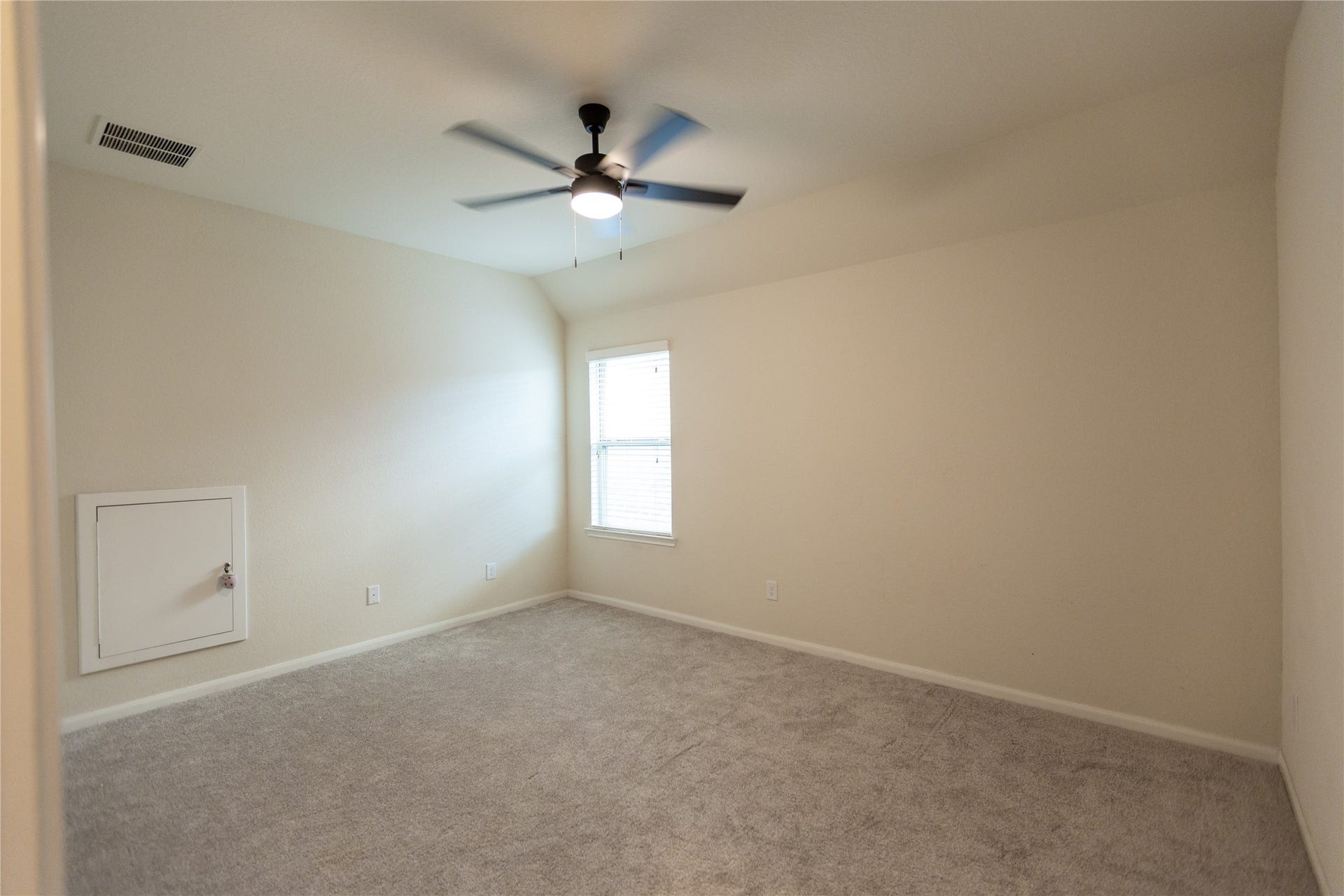 21014 Brunson Falls Drive, Richmond, TX 77407 Independent bedroom (upstairs)