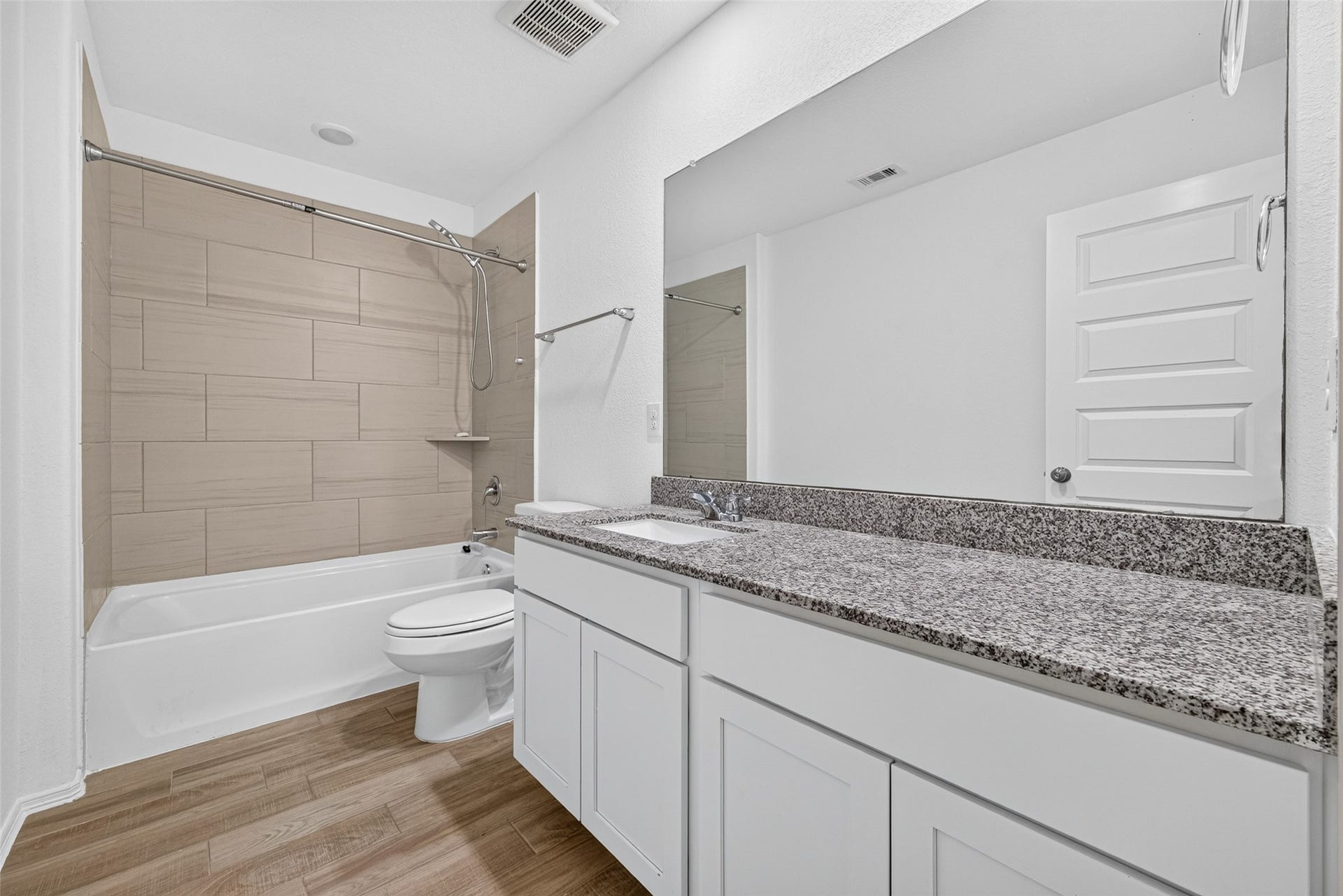 Full Bathroom #3