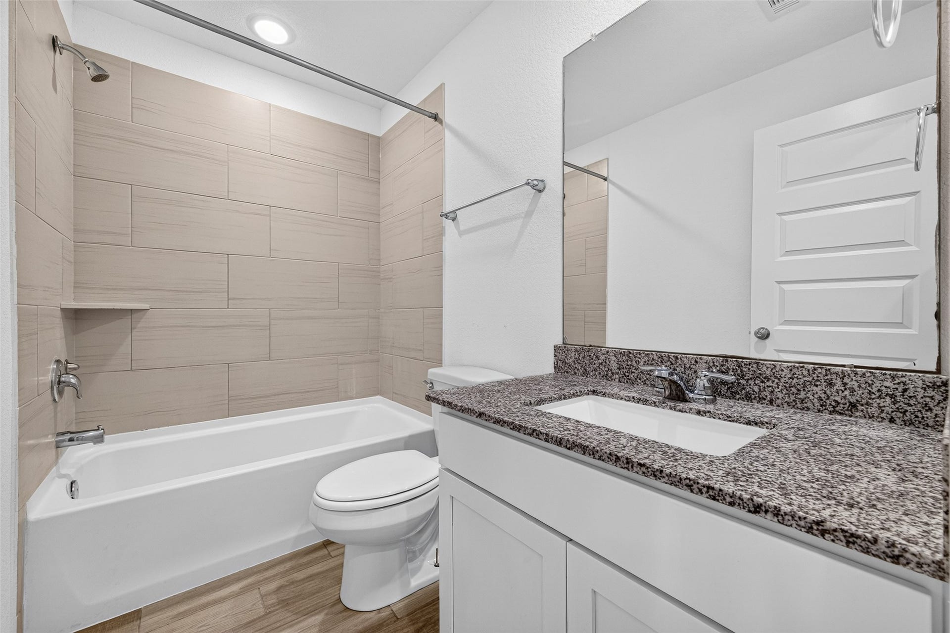 Full Bathroom #2