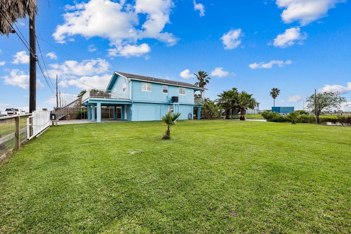7210 Beau Terre Street, Hitchcock, TX 77563 Extra Lot