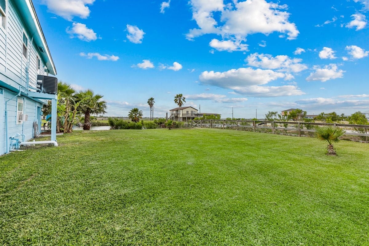 7210 Beau Terre Street, Hitchcock, TX 77563 Extra Lot