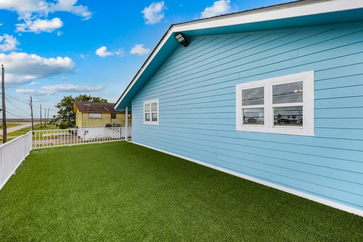 7210 Beau Terre Street, Hitchcock, TX 77563 7210 Beau Terre Street, Hitchcock, TX 77563