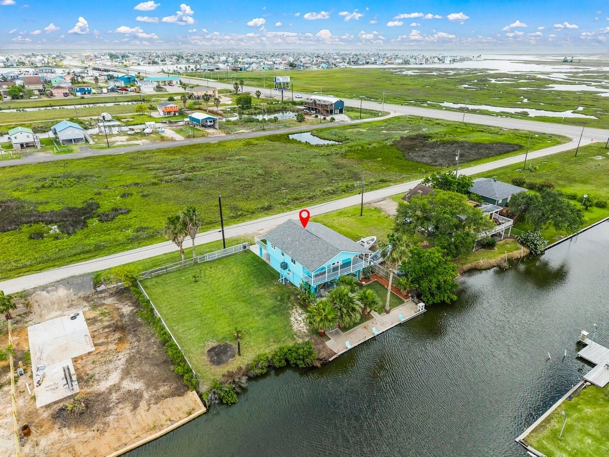 7210 Beau Terre Street, Hitchcock, TX 77563 7210 Beau Terre Street, Hitchcock, TX 77563