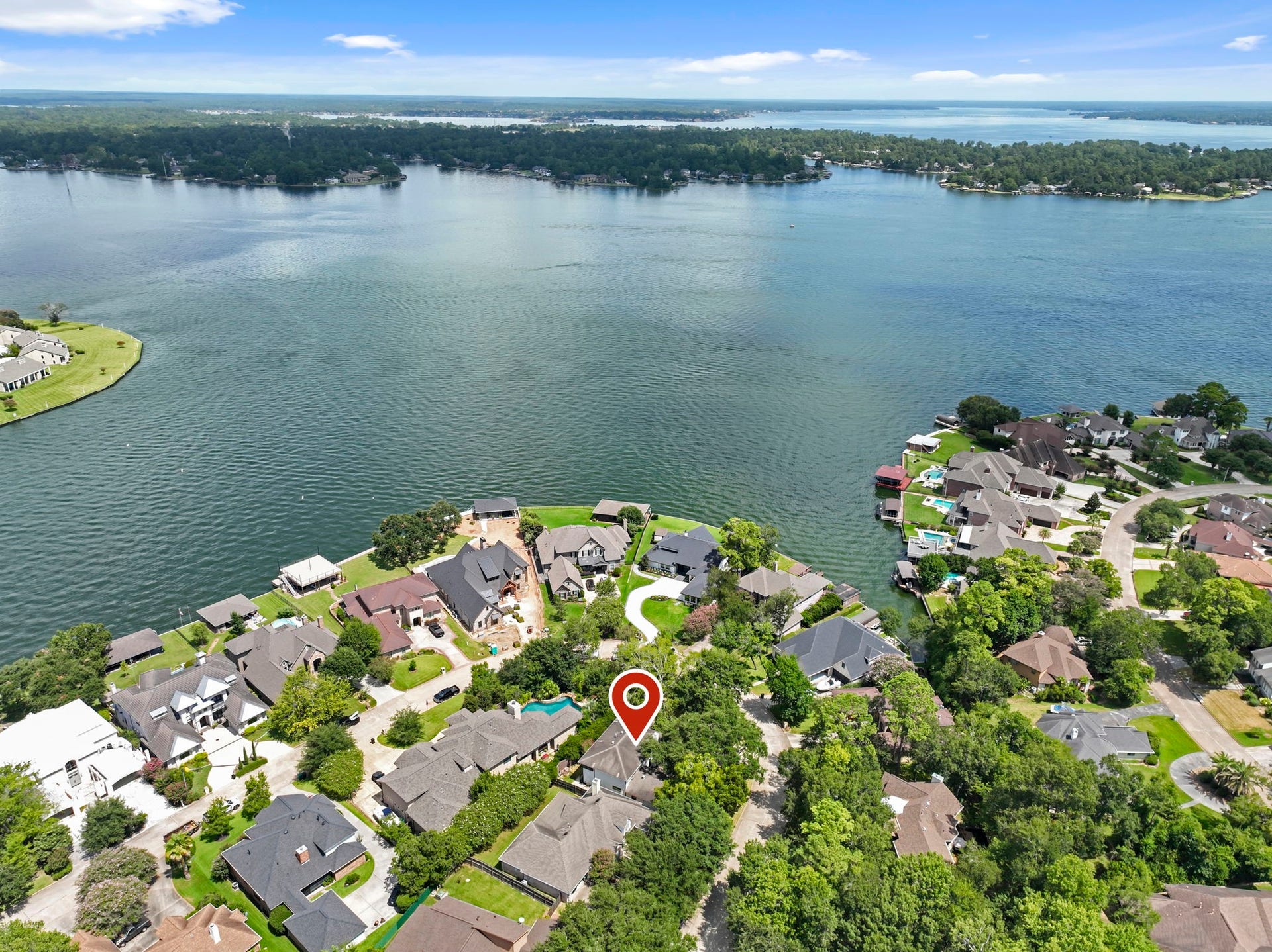 190 Dawns Edge Drive, Montgomery, TX 77356 Welcome to 190 Downs Edge in Lake Conre!