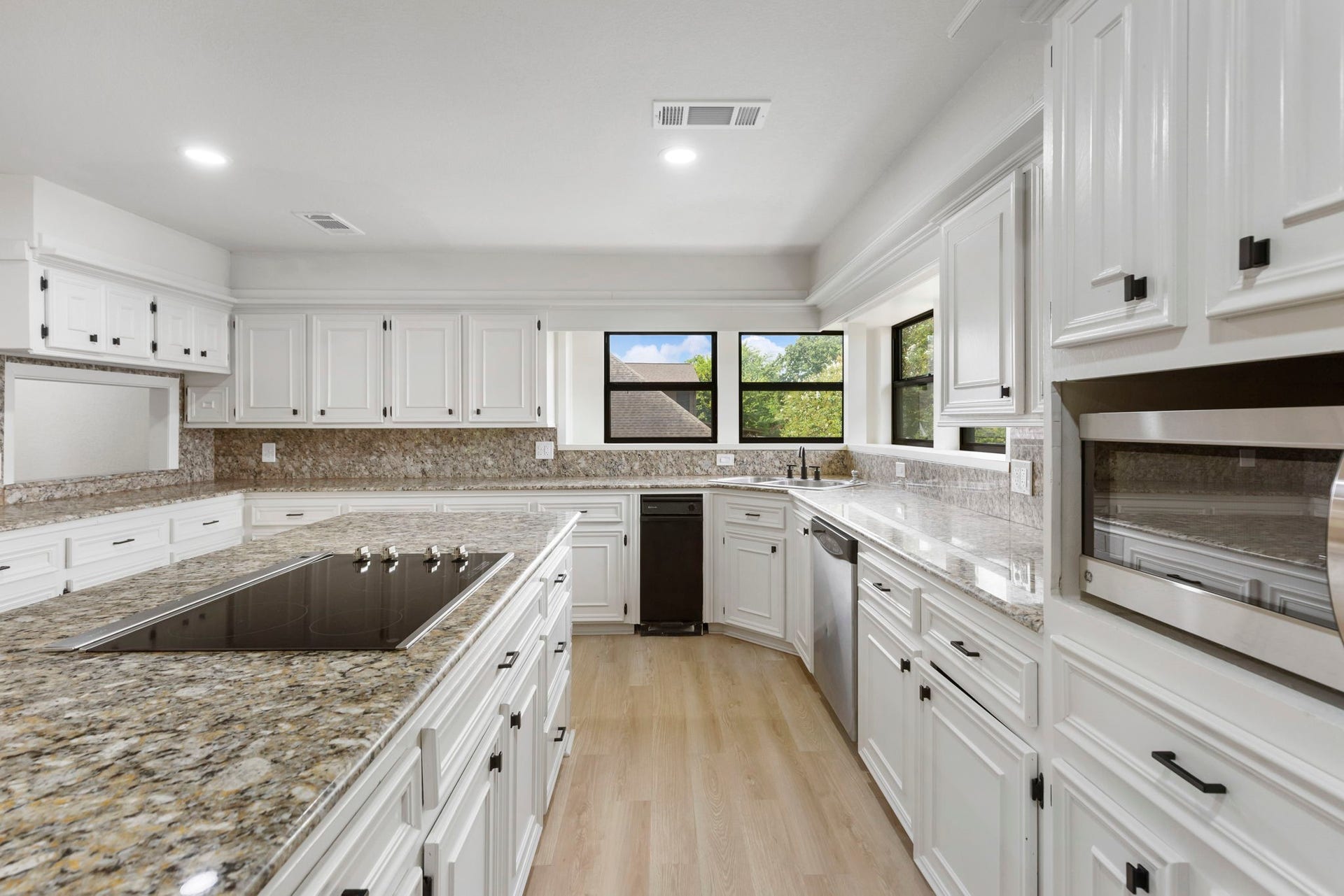 190 Dawns Edge Drive, Montgomery, TX 77356 190 Dawns Edge Drive, Montgomery, TX 77356