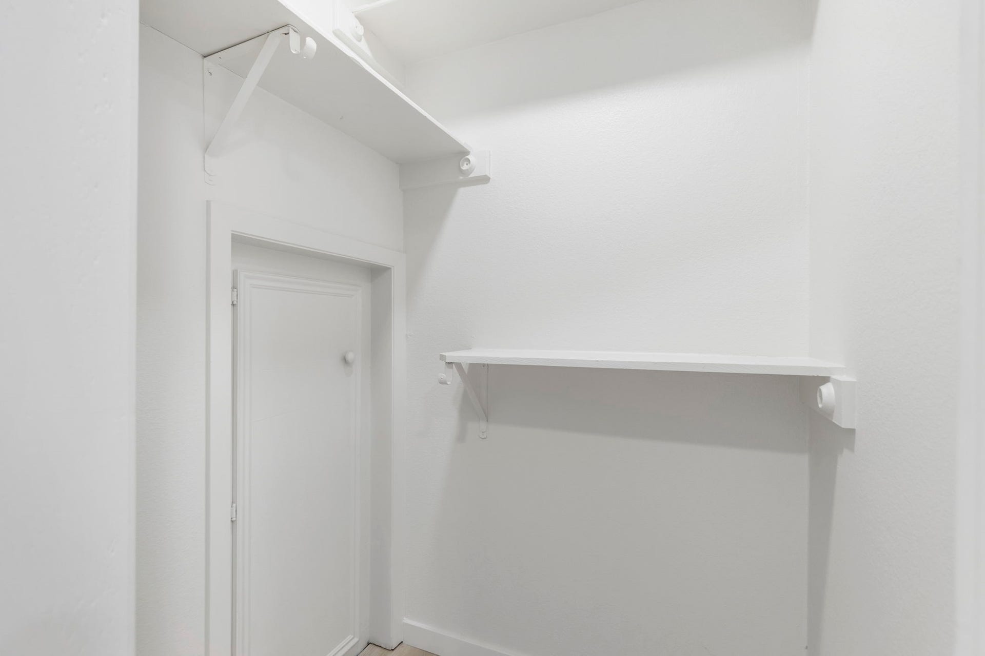 190 Dawns Edge Drive, Montgomery, TX 77356 Additional shelving/storage in primary closet.