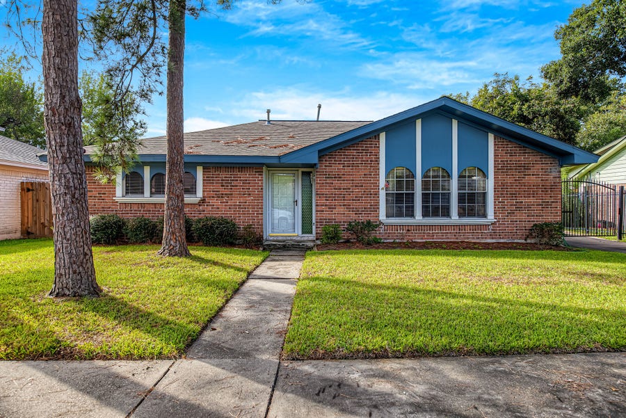 Property photo for 13823 Overbrook Lane, Houston, TX