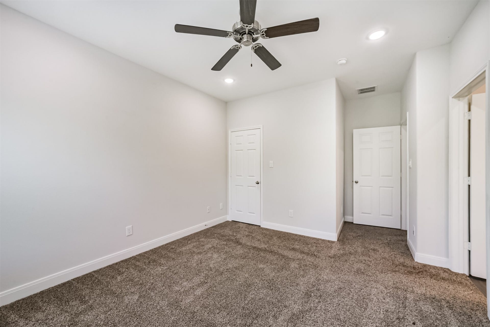 5604 Eastland Street, Houston, TX 77028 5604 Eastland Street, Houston, TX 77028