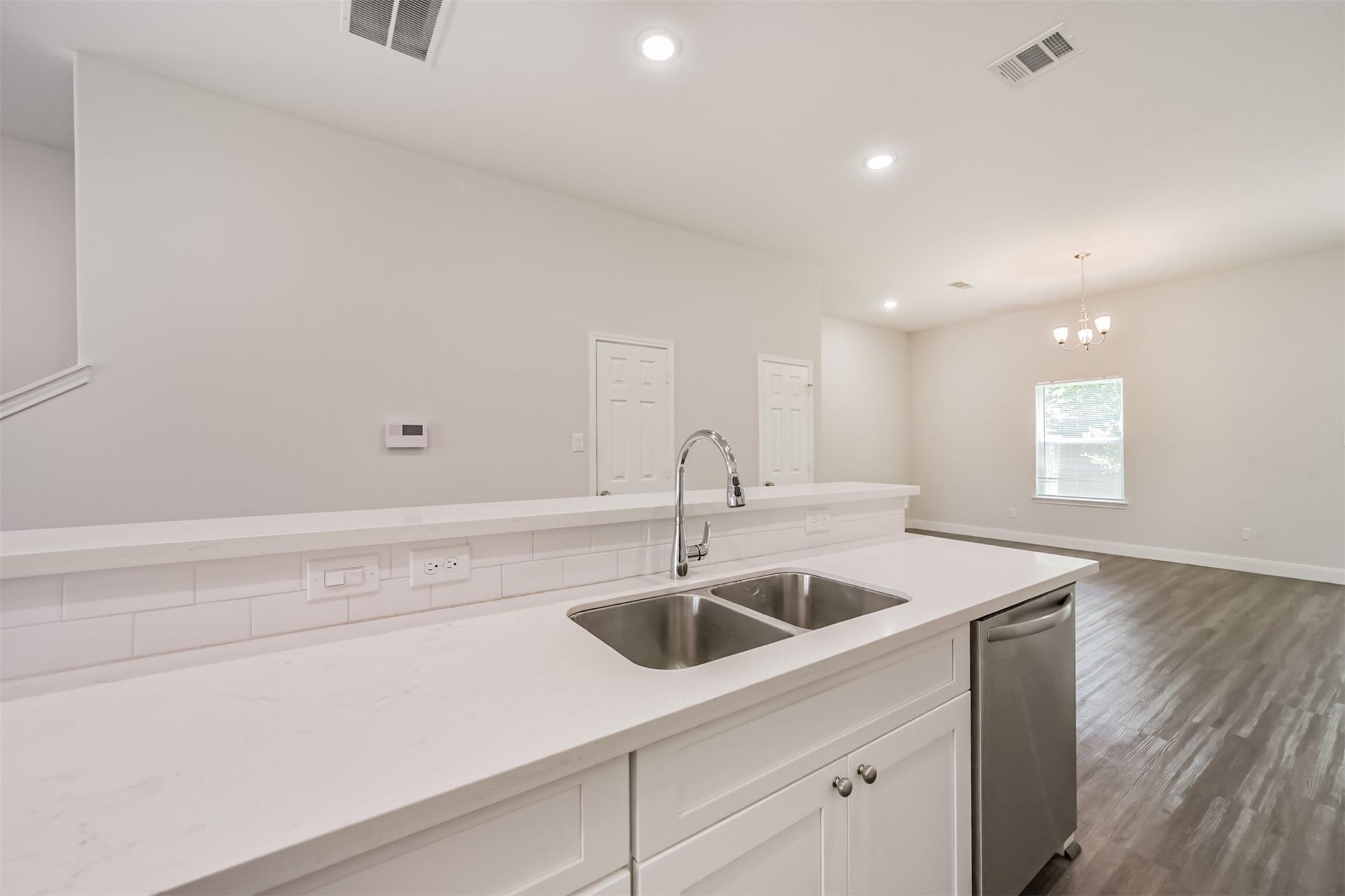 5604 Eastland Street, Houston, TX 77028 5604 Eastland Street, Houston, TX 77028