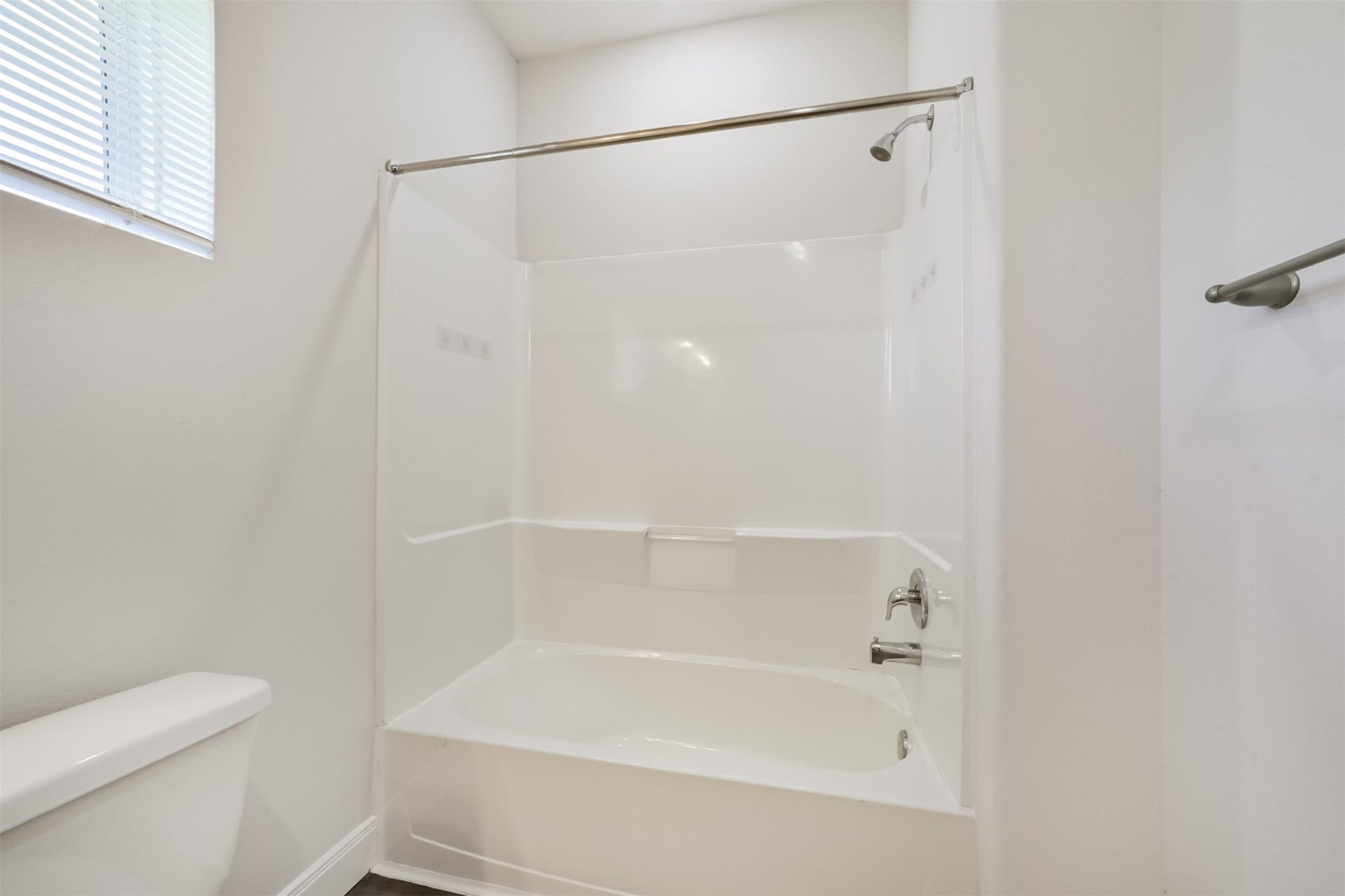5604 Eastland Street, Houston, TX 77028 5604 Eastland Street, Houston, TX 77028