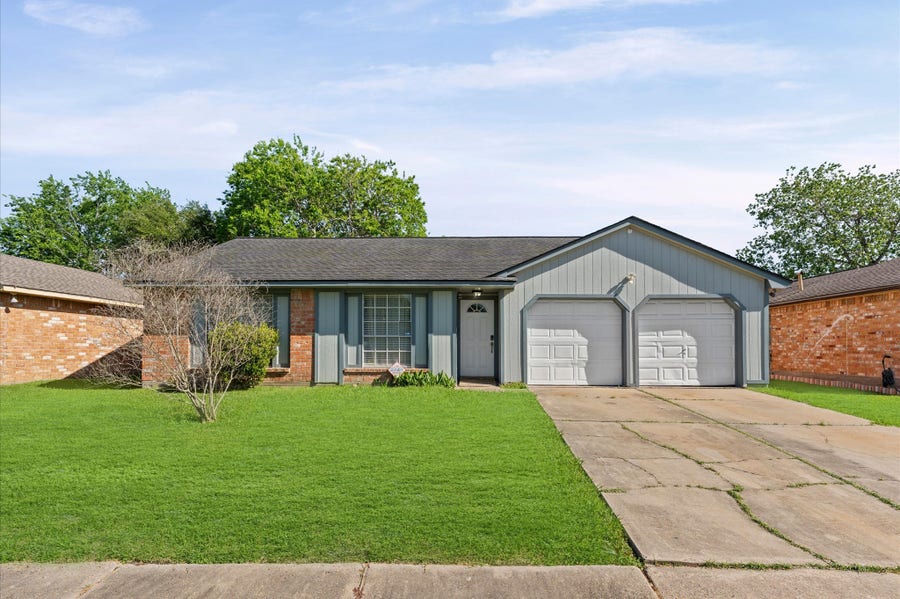 Property photo for 1810 Green Star Drive, Missouri City, TX