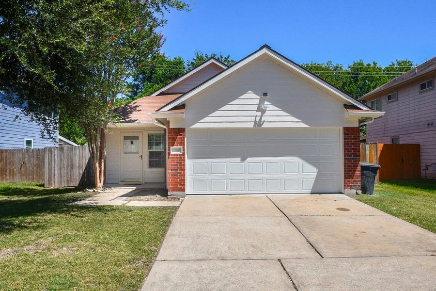 Property photo for 6306 Spruce Manor Lane, Houston, TX