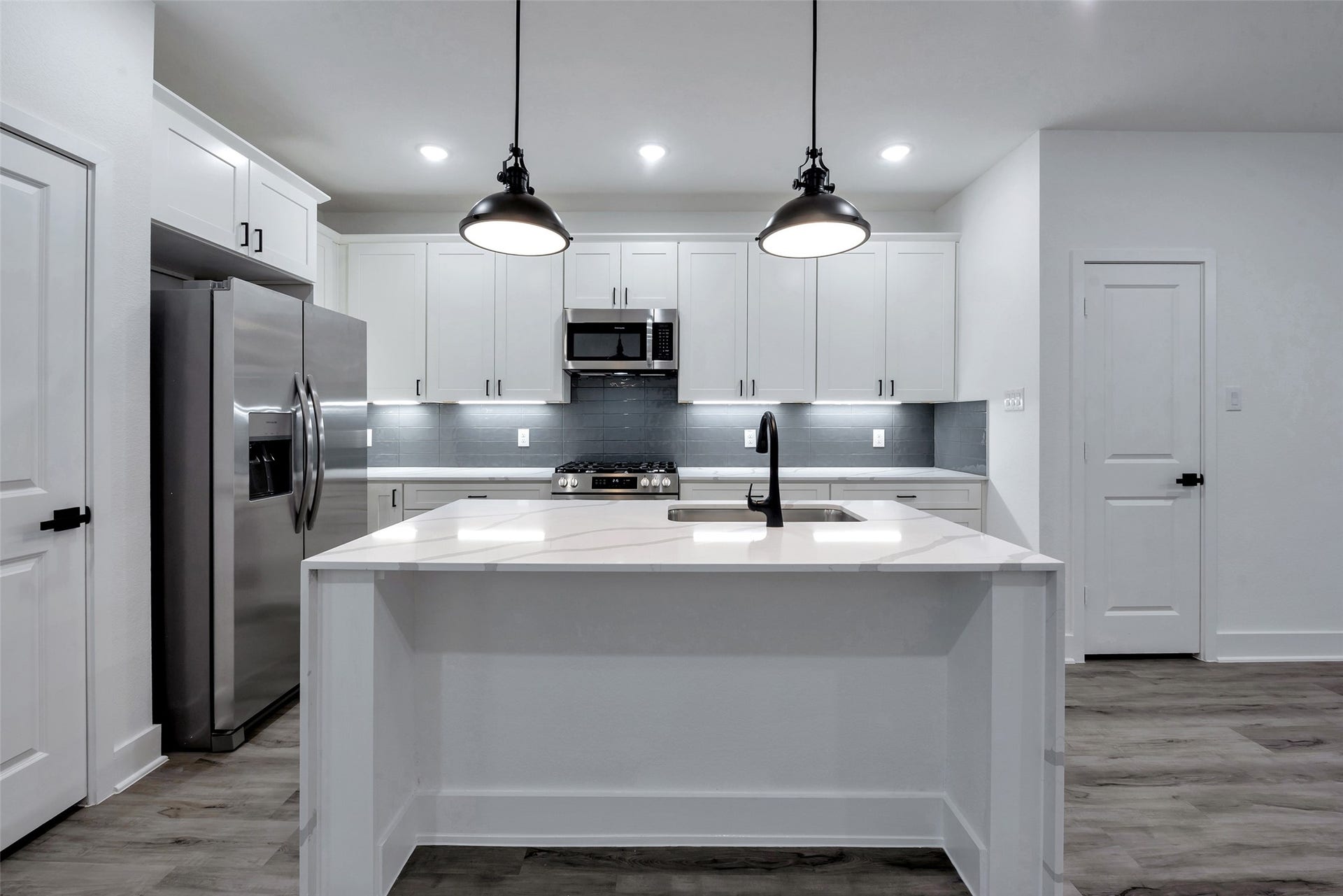 8328 Corinth Street, #B, Houston, TX 77051 8328 Corinth Street, #B, Houston, TX 77051