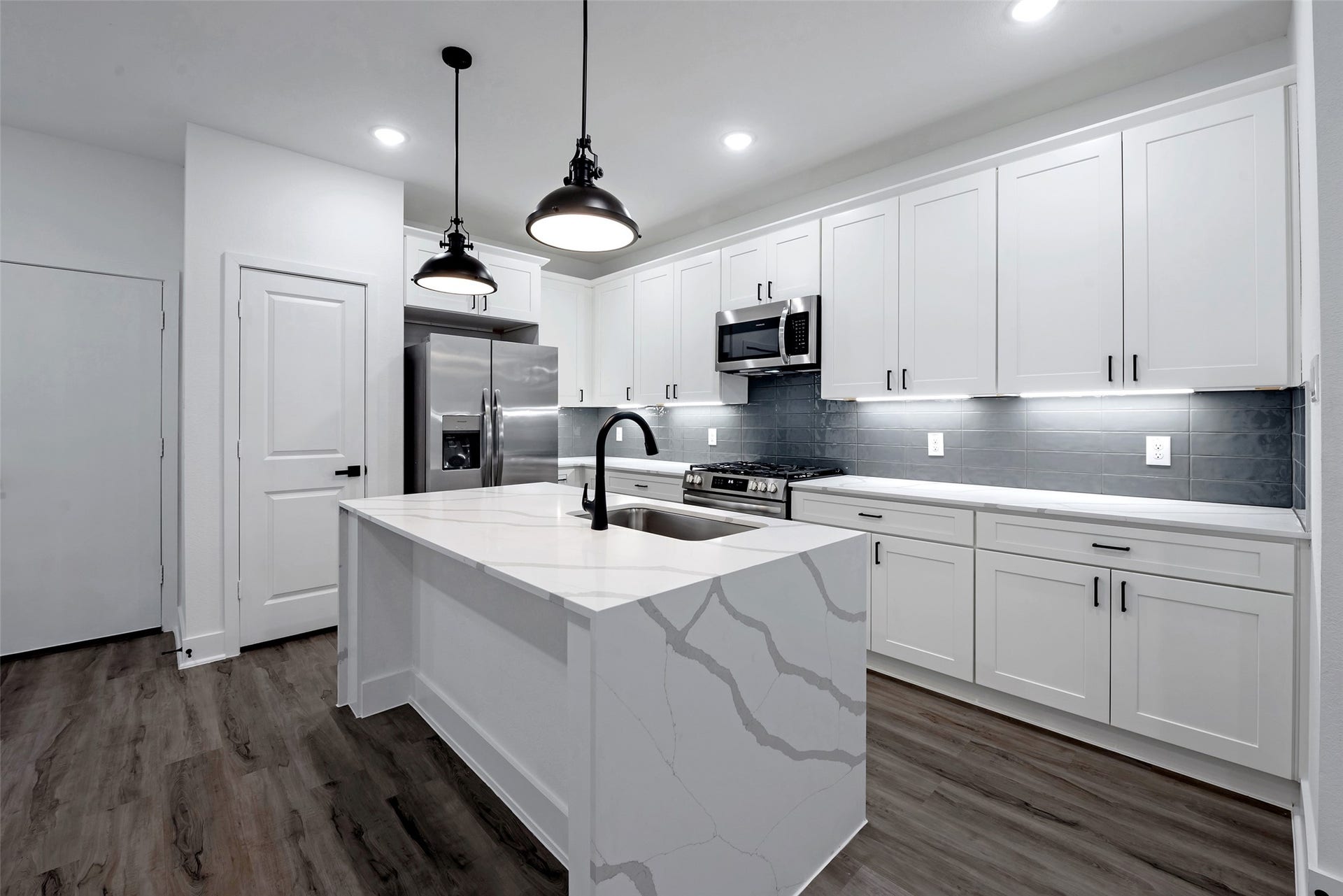 8328 Corinth Street, #B, Houston, TX 77051 8328 Corinth Street, #B, Houston, TX 77051