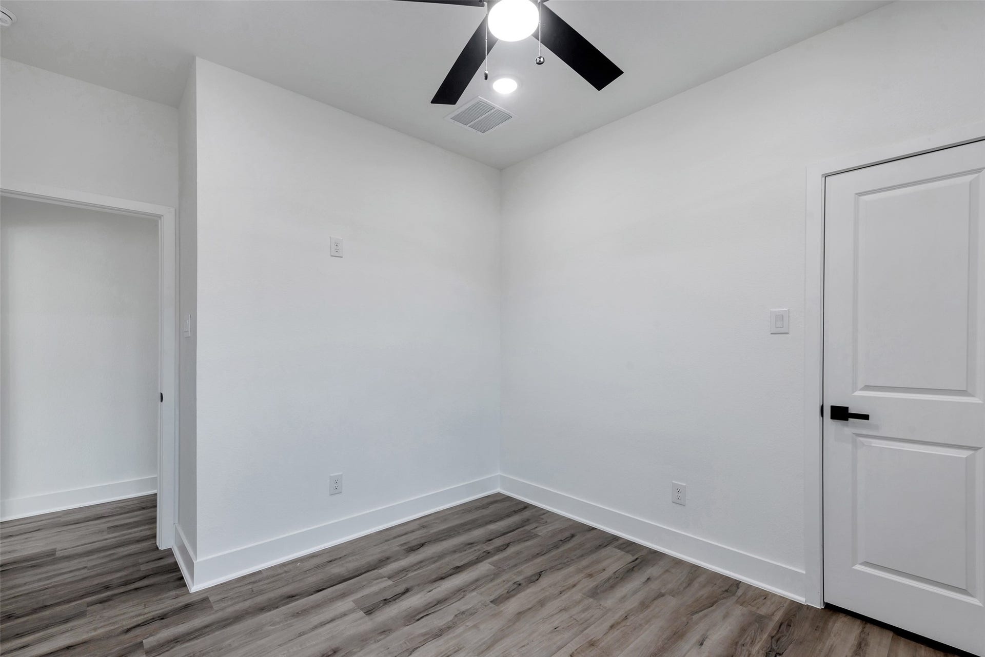 8328 Corinth Street, #B, Houston, TX 77051 8328 Corinth Street, #B, Houston, TX 77051
