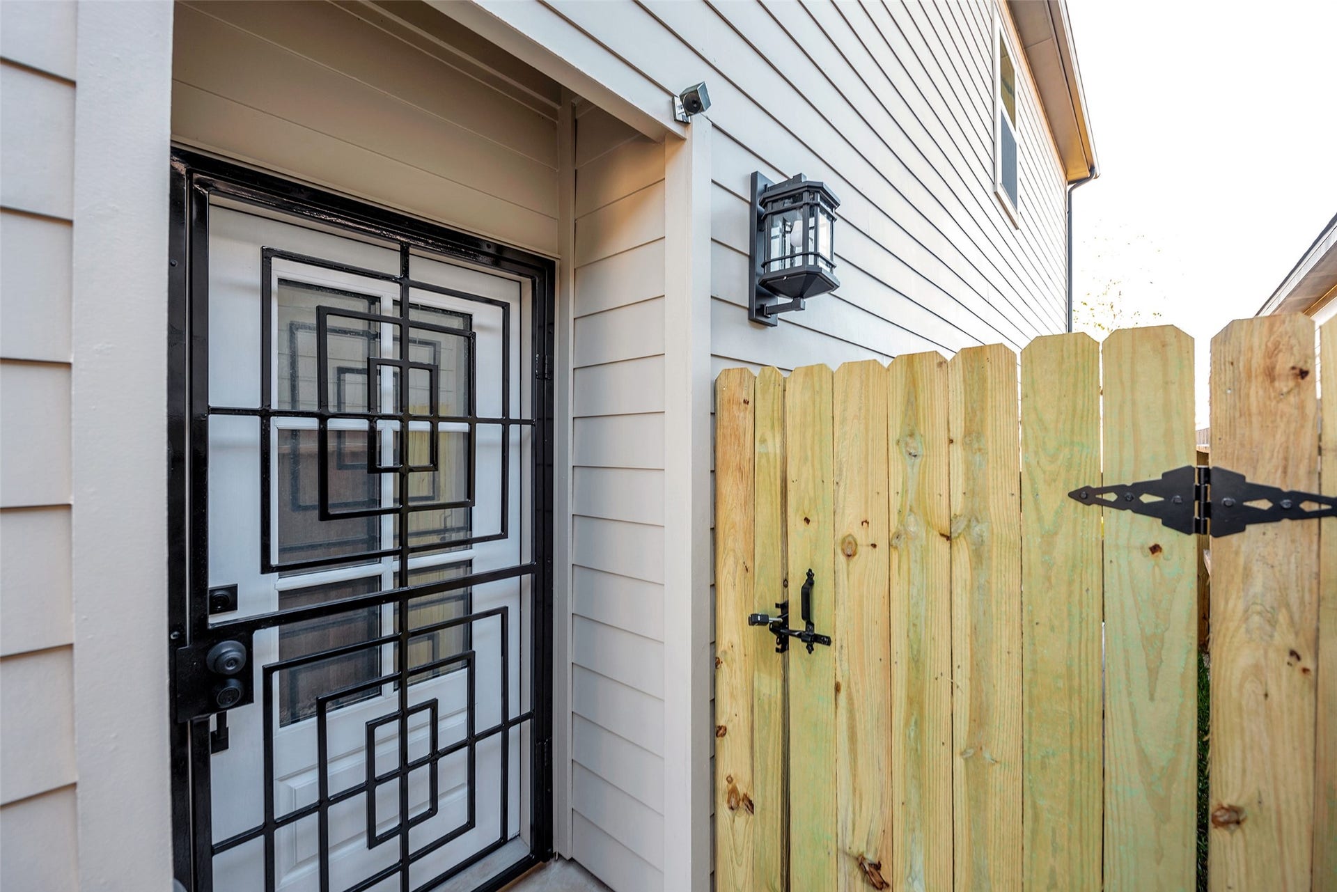 8328 Corinth Street, #B, Houston, TX 77051 8328 Corinth Street, #B, Houston, TX 77051