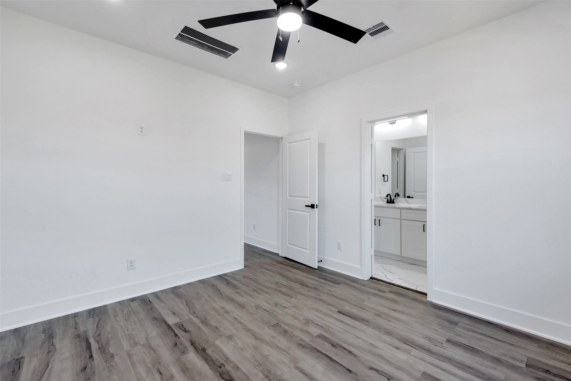 8328 Corinth Street, #B, Houston, TX 77051 8328 Corinth Street, #B, Houston, TX 77051