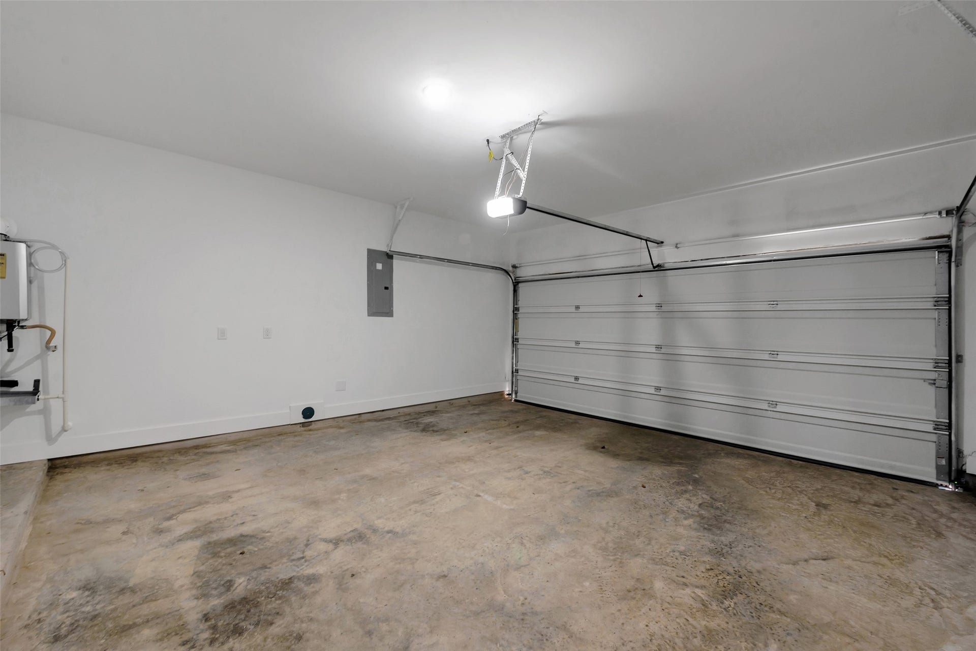 8328 Corinth Street, #B, Houston, TX 77051 8328 Corinth Street, #B, Houston, TX 77051