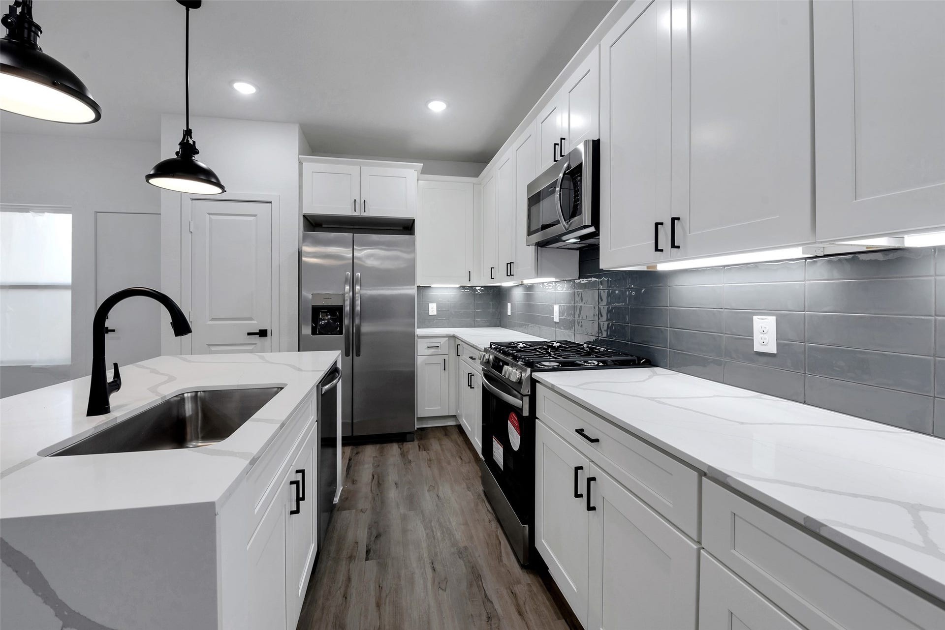 8328 Corinth Street, #B, Houston, TX 77051 8328 Corinth Street, #B, Houston, TX 77051