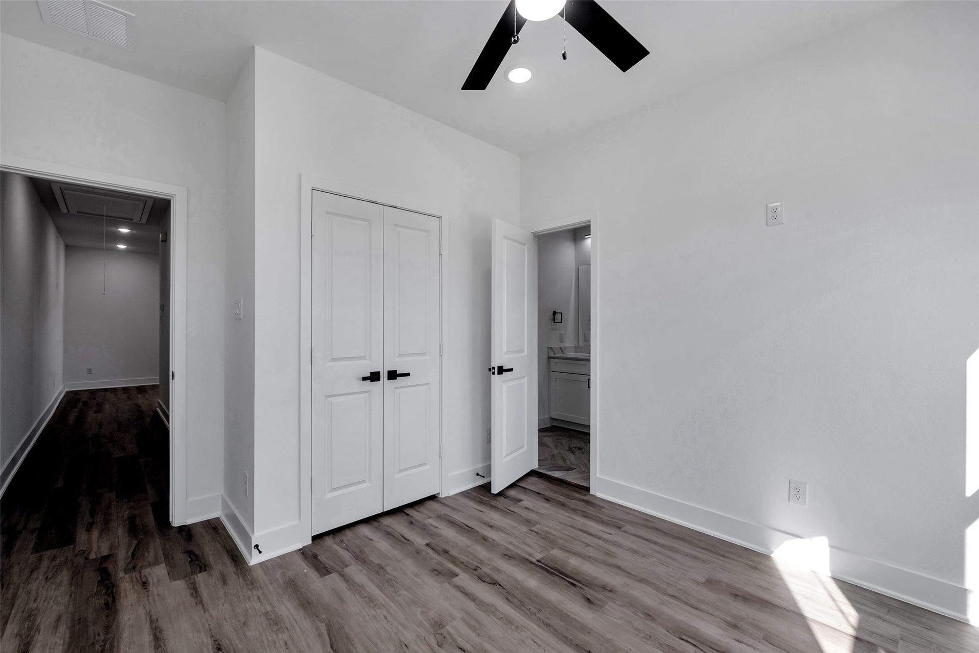8328 Corinth Street, #B, Houston, TX 77051 8328 Corinth Street, #B, Houston, TX 77051